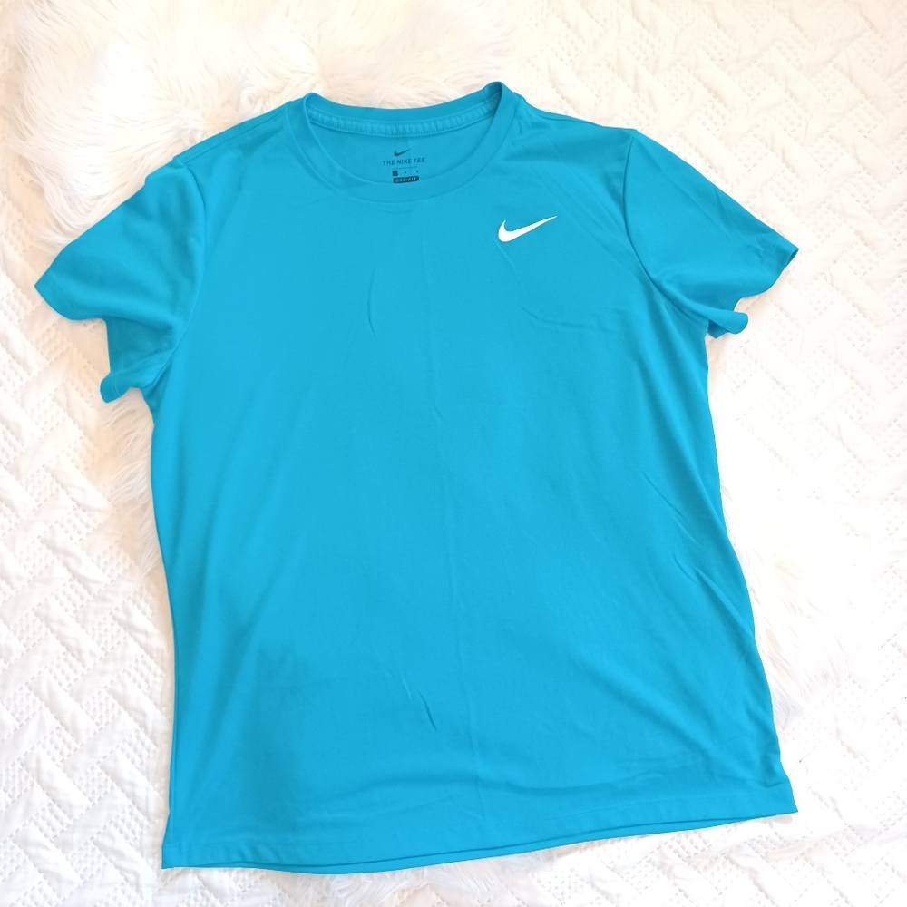 {Nike} The Nike Tee Dry Fit Shirt - Picture 1 of 3
